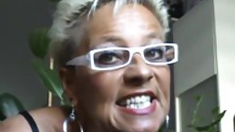 Din far har brug for en beskidt blowjob