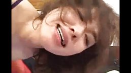 Blonde ofrer hendes røv for at blive fucked i en pornovideo