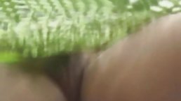Han nikker sin søster ved at sende med webcam